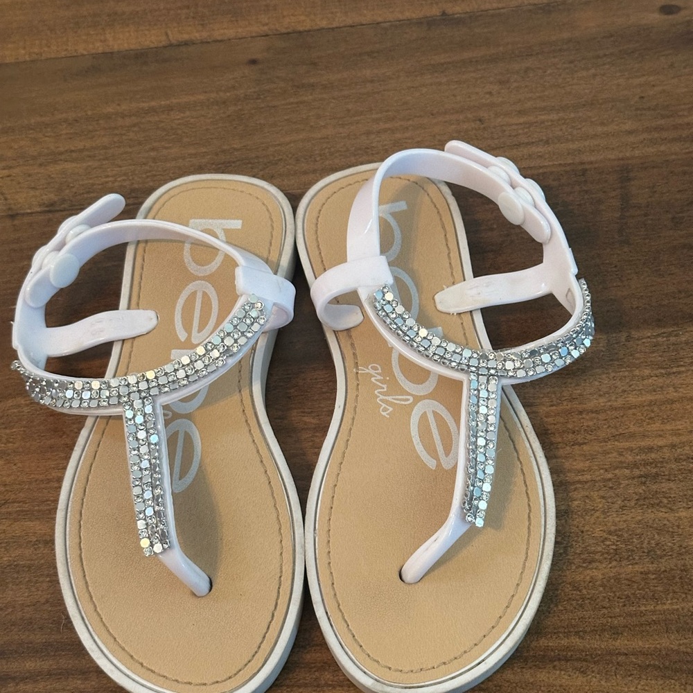Bebe White Sole with Textured Design